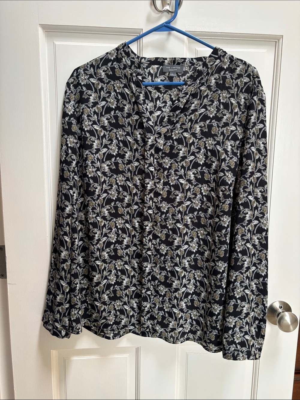The Limited V-Neck Black white & Gold Floral Blouse